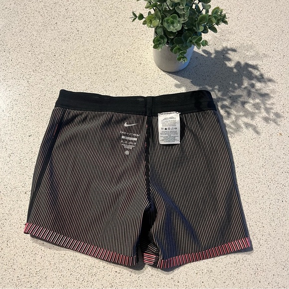 Nike Sz XS Aeroswift Black and Red Athletic Shorts Compression Fit - Picture 13 of 16